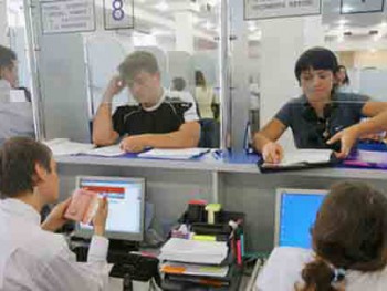 В четырёх городах РФ снова открыли визовые центры Испании
