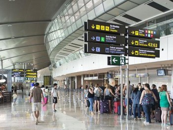 Пассажиропоток аэропорта Валенсии за первые пять месяцев 2017 года составил 2,35 млн. человек