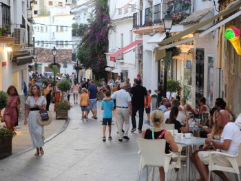Число иностранных туристов, прибывших в Испанию в июне, снизилось впервые с 2010 года