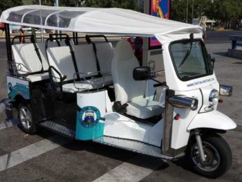 Путешествовать по Валенсии теперь можно на электрических рикшах