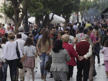 Население Испании увеличилось за полгода на 74,6 тысяч человек