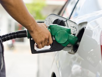 Средняя цена 95-го бензина в Испании снизилась до 1,23 евро за литр