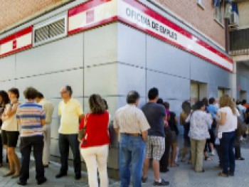  Число безработных в Испании снизилось на рекордное для августа 82.583 человек