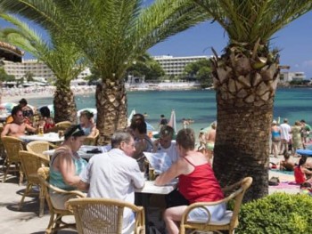 Иностранные туристы потратили в Испании 5,22 миллиардов евро в январе 2023 года