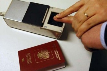 В загранпаспорта граждан РФ будут вносить отпечатки пальцев