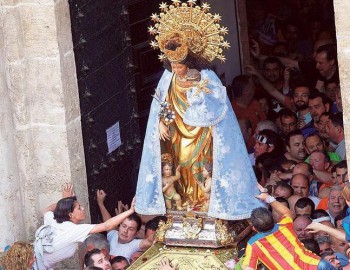 Жители Валенсии отметили Праздник Пресвятой Девы Марии Заступницы 