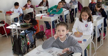 Во всех школах Валенсии будут преподавать на трёх языках