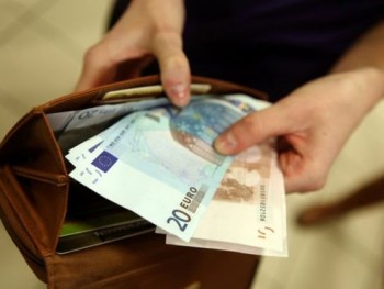 Минимальная зарплата в Испании составляет сегодня 756,7 евро