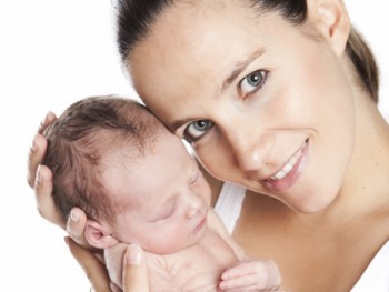 Треть испанских женщин рожают первого ребенка после 35 лет